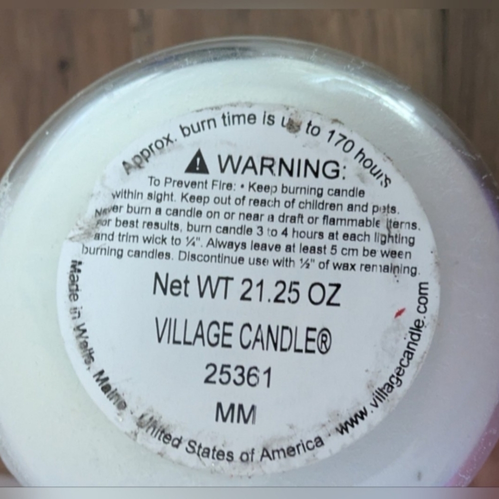 Flannel Season Limited Edition Village Candle - Picture 4 of 4